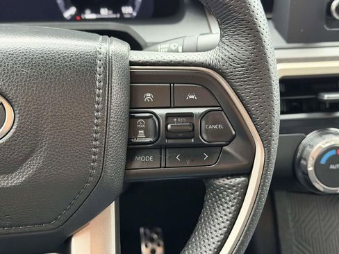 Used 2025 Toyota Tacoma TRD Sport image 10