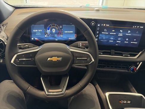 New 2026 Chevrolet Equinox LT w/ Convenience Package II image 16