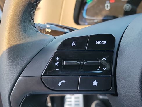 Used 2026 Hyundai Elantra Sport FWD image 8