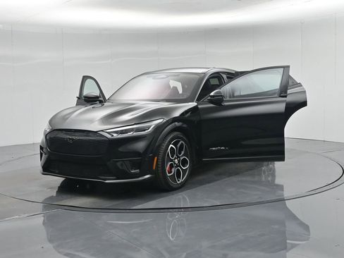 Used 2023 Ford Mustang Mach-E GT image 30