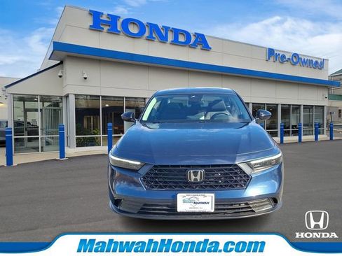 Used 2025 Honda Accord SE image 2