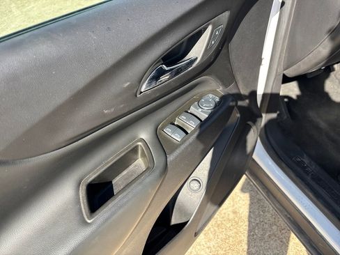 Used 2024 Chevrolet Equinox LT image 12