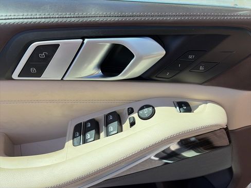 Used 2019 BMW X5 xDrive40i w/ Executive Package image 14