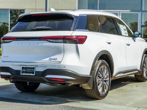 New 2026 INFINITI QX60 Luxe FWD image 12
