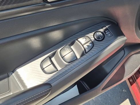 Used 2025 Nissan Altima 2.5 SV FWD image 13