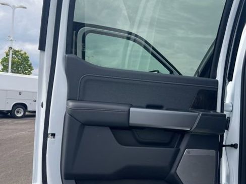 New 2025 Ford F350 Lariat w/ Chrome Package image 35