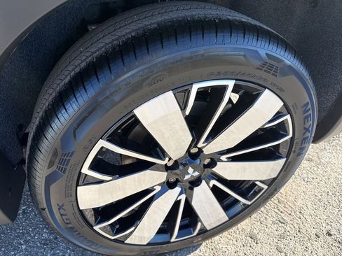New 2026 Mitsubishi Outlander SE FWD image 10