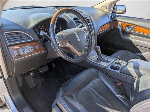 Used 2013 Lincoln MKX AWD image 9