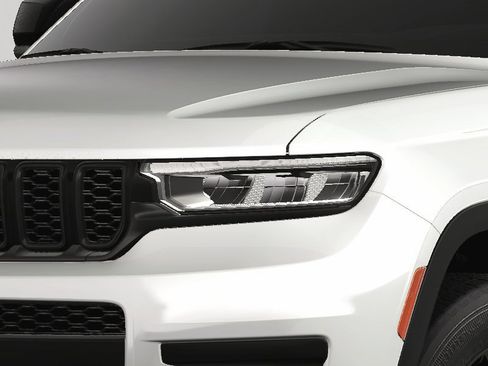 New 2025 Jeep Grand Cherokee L Altitude image 9