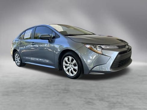 Used 2025 Toyota Corolla LE FWD image 2