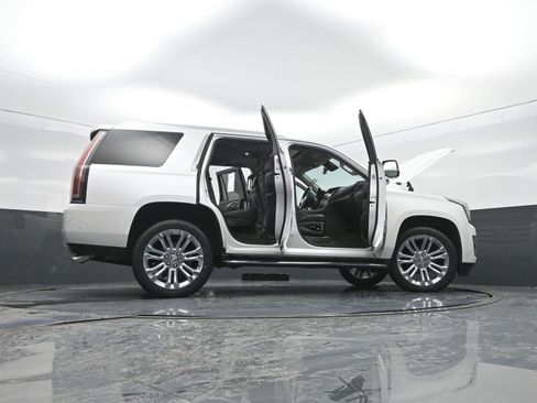 Used 2020 Cadillac Escalade Premium Luxury w/ LPO, Radiant Package image 55