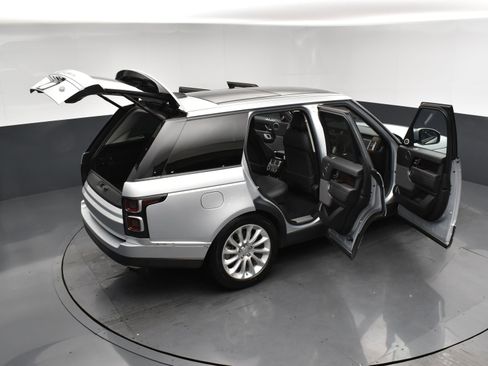 Used 2020 Land Rover Range Rover HSE image 29