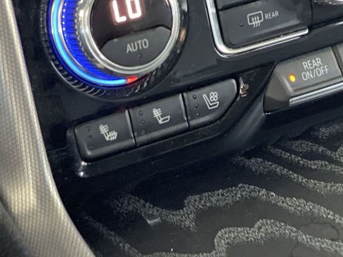 Used 2023 GMC Yukon Denali image 36