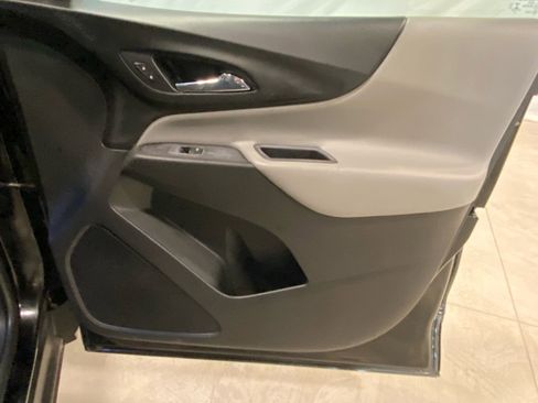 Used 2021 Chevrolet Equinox LS image 30