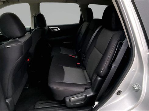 Used 2020 Nissan Pathfinder SV image 17