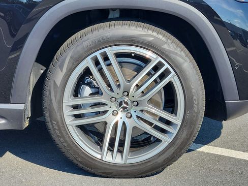 Used 2025 Mercedes-Benz GLS 450 4MATIC image 8