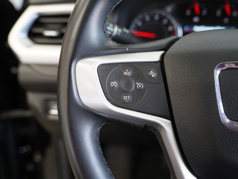 Used 2023 GMC Acadia SLT image 13