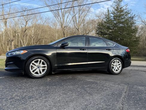 Used 2016 Ford Fusion SE image 8