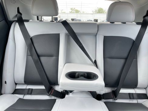 Used 2019 Chevrolet Bolt Premier w/ Infotainment Package FWD image 11