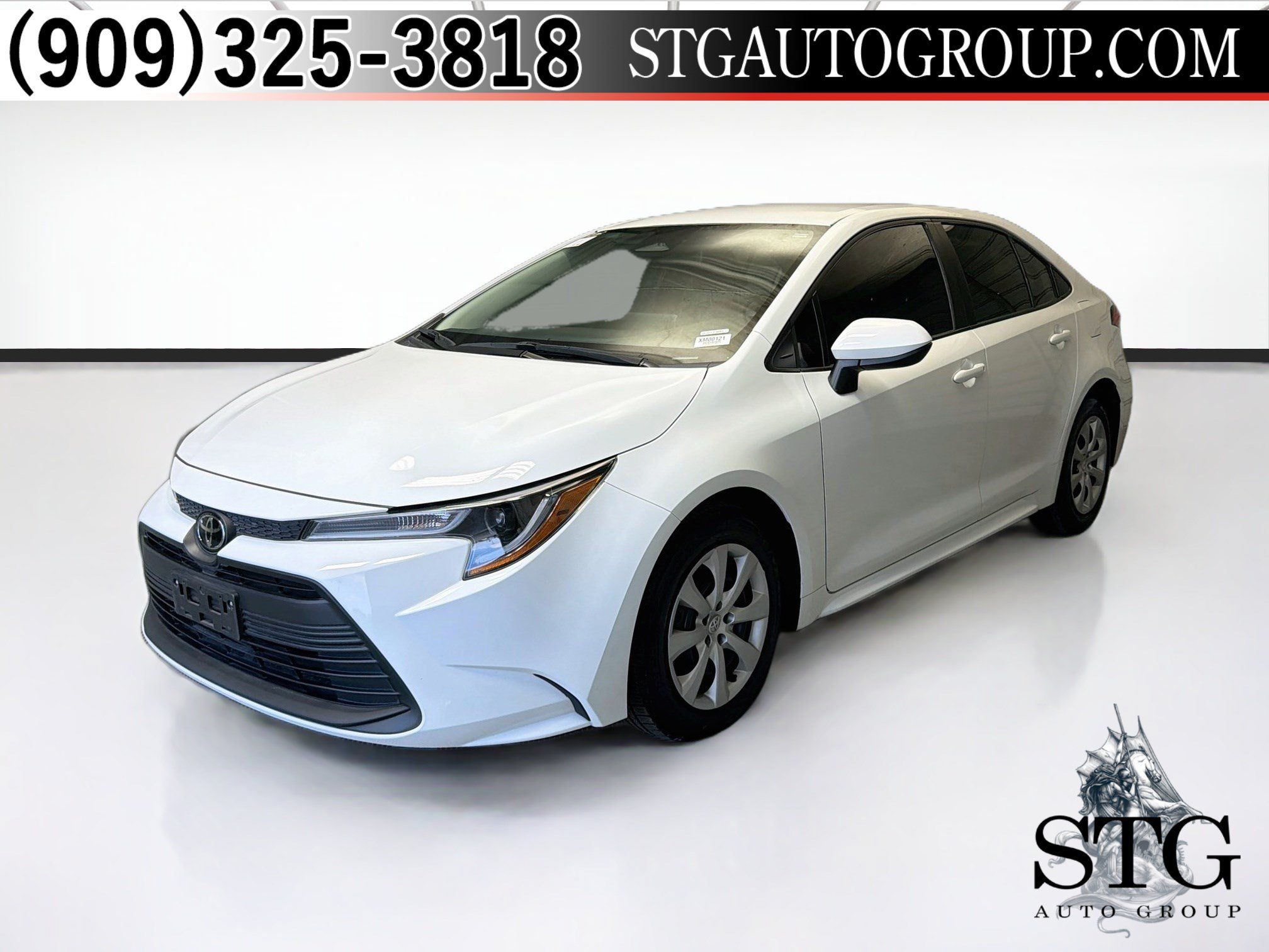 Used 2025 Toyota Corolla LE FWD image 1