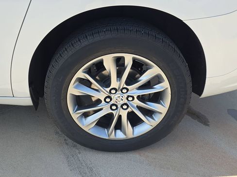 Used 2024 Buick Enclave Avenir w/ Trailering Package, 5000 lbs. FWD image 34