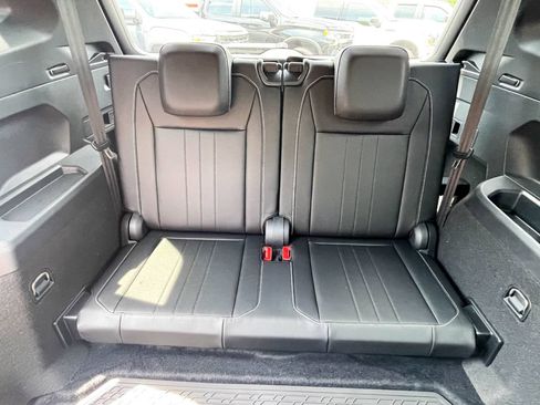 Used 2022 Volkswagen Tiguan SE R-Line FWD image 14