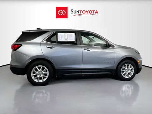 Used 2023 Chevrolet Equinox LT w/ Driver Convenience Package image 2