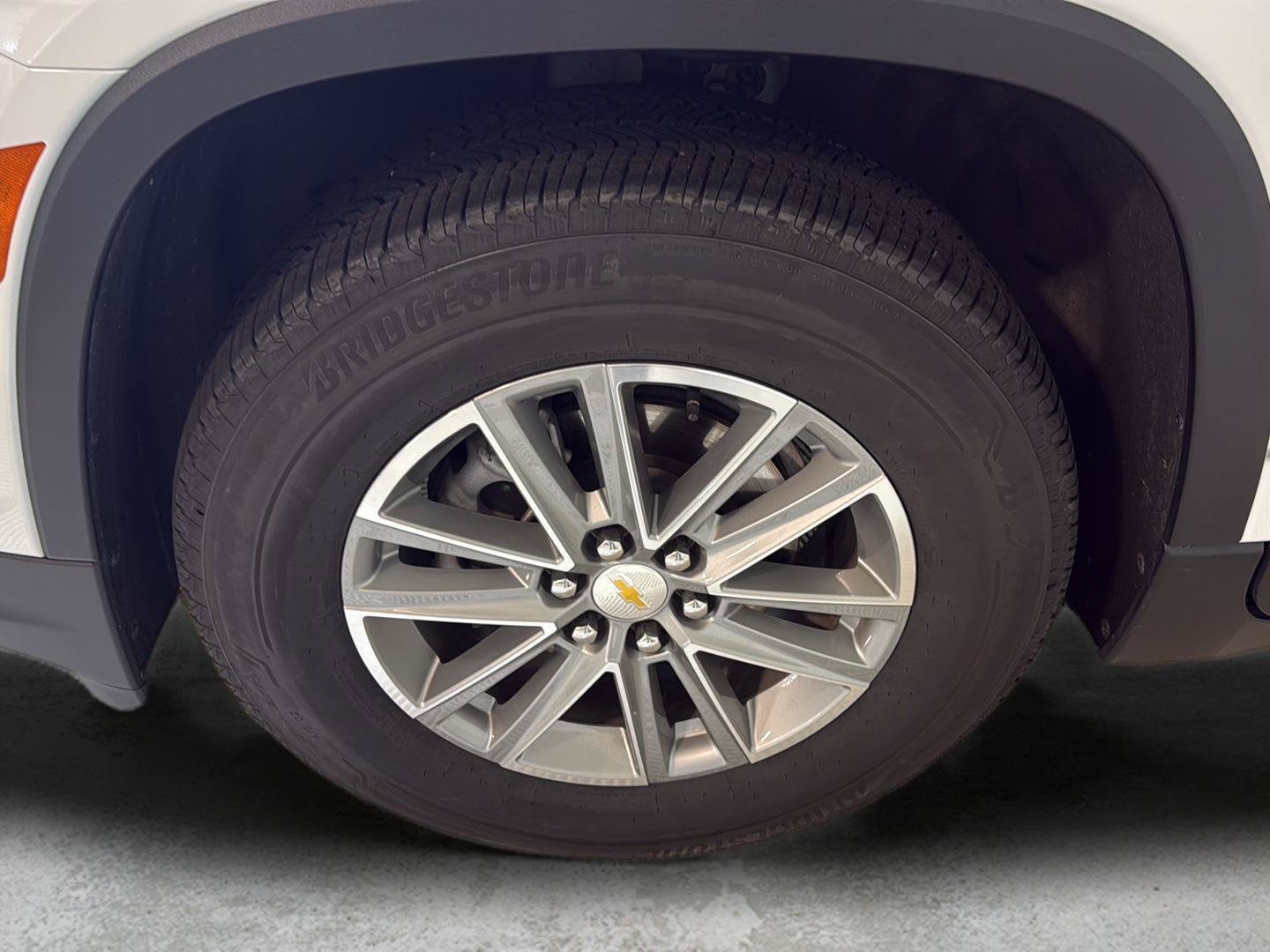 Certified 2023 Chevrolet Traverse LT w/ LPO, Floor Liner Package AWD/4WD image 2