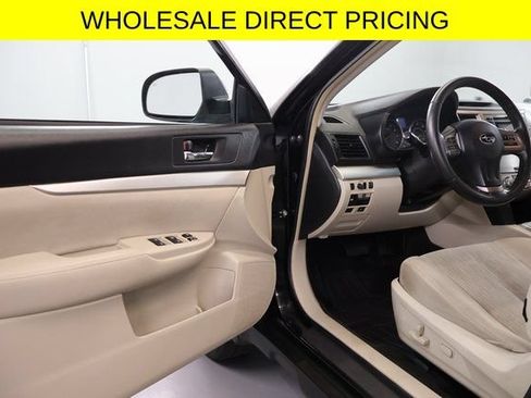 Used 2013 Subaru Outback 2.5i Premium AWD/4WD image 8