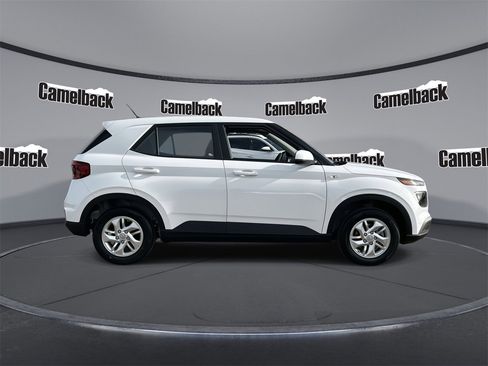 New 2026 Hyundai Venue SE image 8