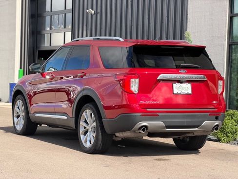 Used 2023 Ford Explorer Platinum w/ Technology Package AWD/4WD image 3