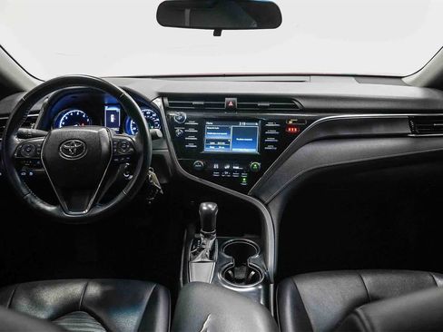 Used 2018 Toyota Camry SE image 12
