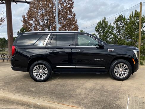 Used 2025 GMC Yukon Denali image 7