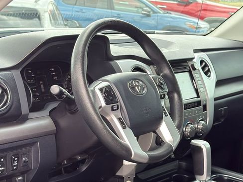 Used 2018 Toyota Tundra SR5 w/ SR5 Upgrade Package image 9