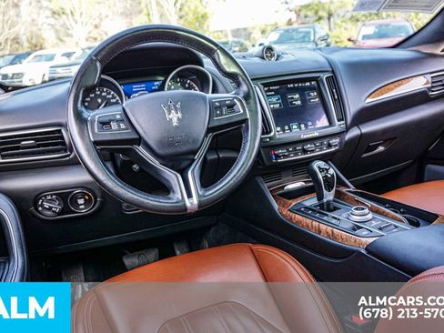 Used 2018 Maserati Levante GranLusso image 28