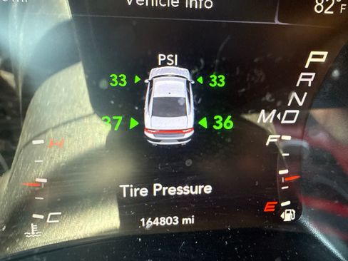 Used 2018 Dodge Charger SXT RWD image 23