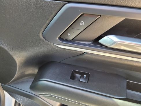 Used 2025 GMC Terrain Elevation AWD/4WD image 8