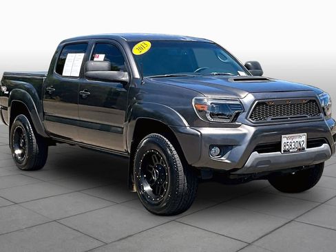 Used 2013 Toyota Tacoma PreRunner w/ TRD Sport Pkg RWD image 2