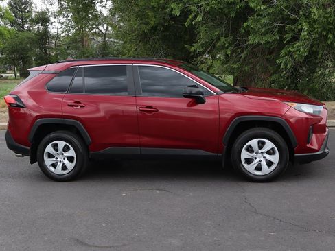 Used 2021 Toyota RAV4 LE w/ Carpet Mat Package (TMS) AWD/4WD image 3