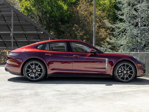 Certified 2023 Porsche Panamera Platinum Edition RWD image 12