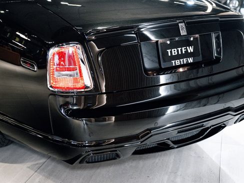 Used 2015 Rolls-Royce Phantom Drophead Coupe image 32