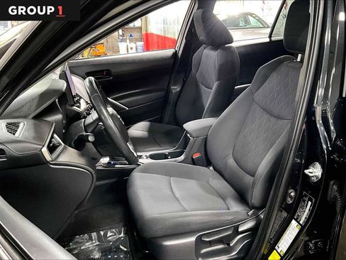 Certified 2024 Toyota Corolla Cross LE image 8