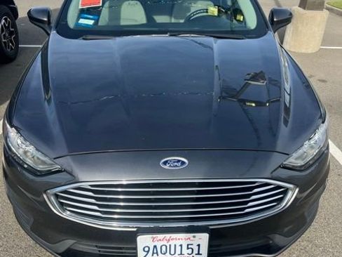 Used 2019 Ford Fusion S image 2
