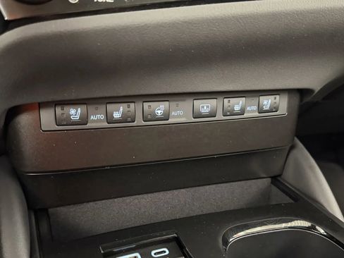 Used 2025 Lexus ES 350 w/ Technology Package FWD image 27