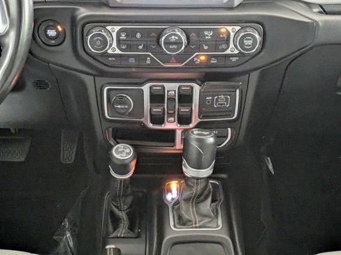 Used 2021 Jeep Wrangler Unlimited Sahara AWD/4WD image 19