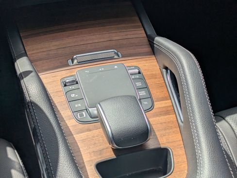 Certified 2025 Mercedes-Benz GLE 450e 4MATIC image 24