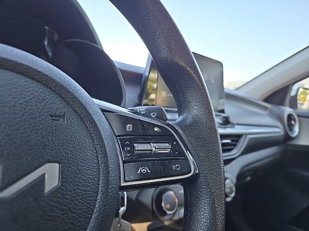 Used 2023 Kia Forte LXS FWD image 15