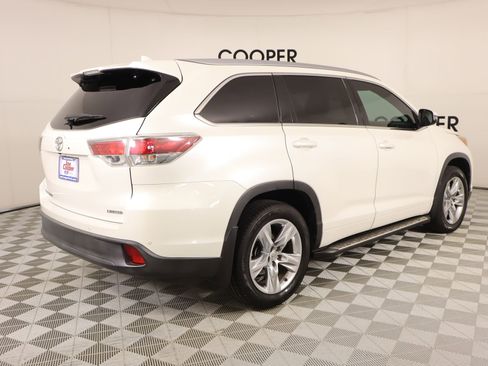 Used 2015 Toyota Highlander Limited image 22