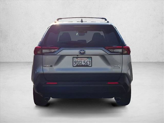 Used 2022 Toyota RAV4 XLE Premium AWD/4WD image 7