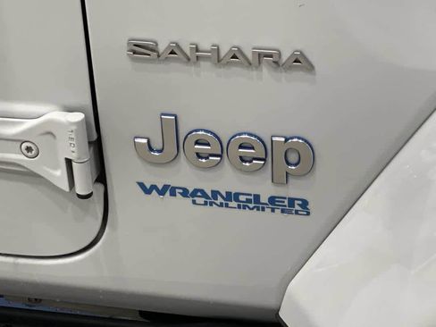 Used 2021 Jeep Wrangler Sahara w/ Safety Group image 10